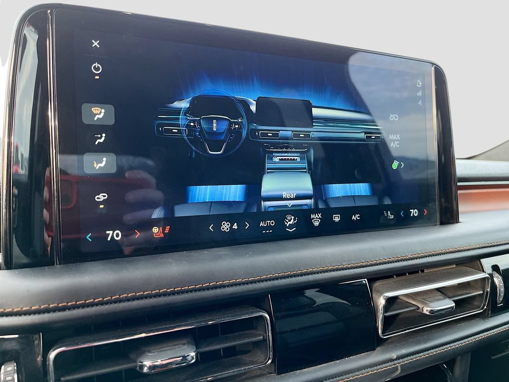 Used 2025 Lincoln Aviator Black Label AWD/4WD image 16