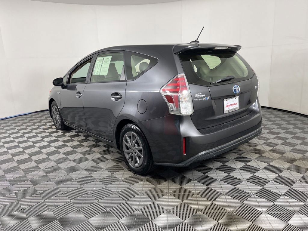 Used 2015 Toyota Prius V Four FWD image 2