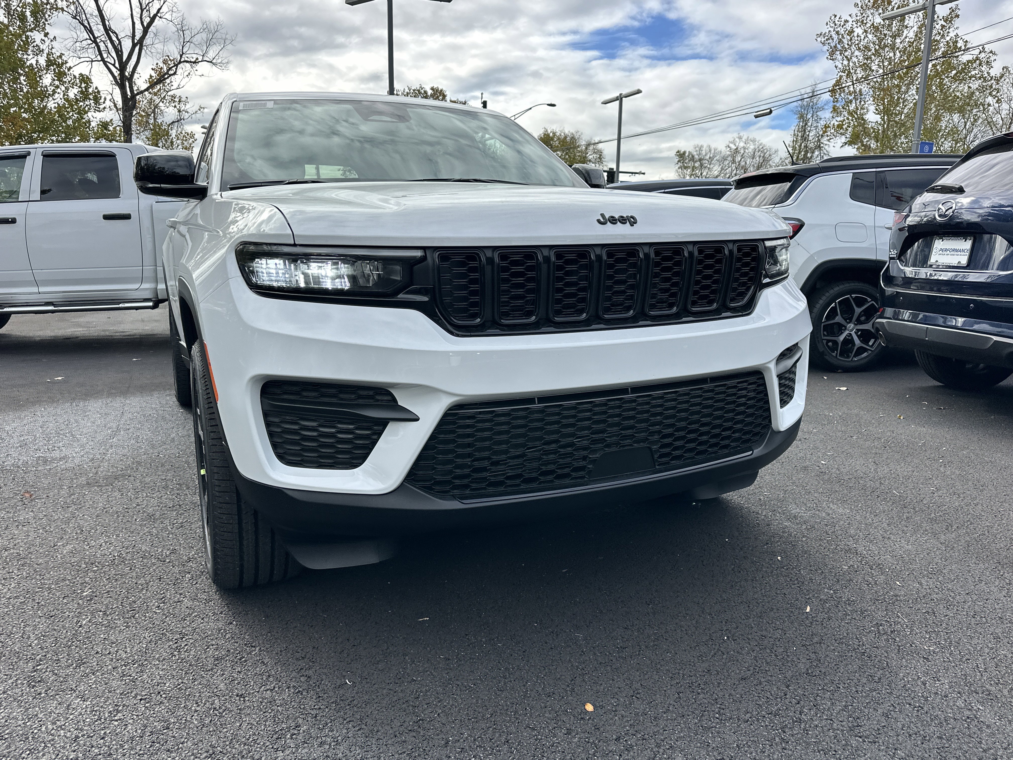 New 2025 Jeep Grand Cherokee Altitude image 20