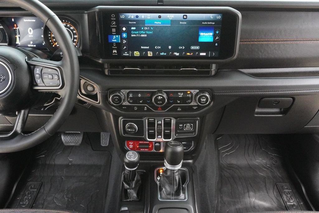Used 2025 Jeep Gladiator Mojave w/ Convenience Group AWD/4WD image 17