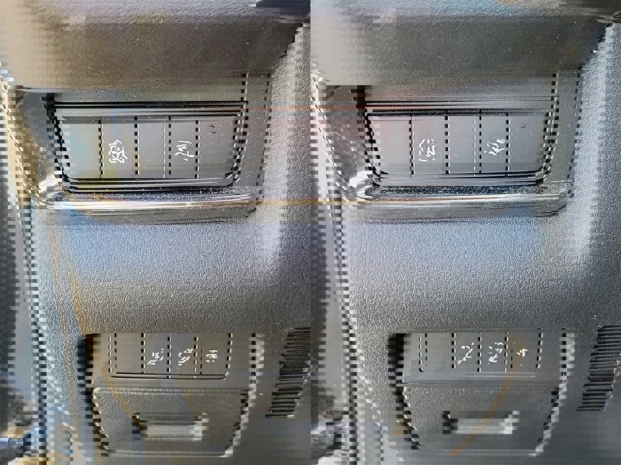 Used 2025 MAZDA CX-30 AWD 2.5 S w/ Preferred Package image 32