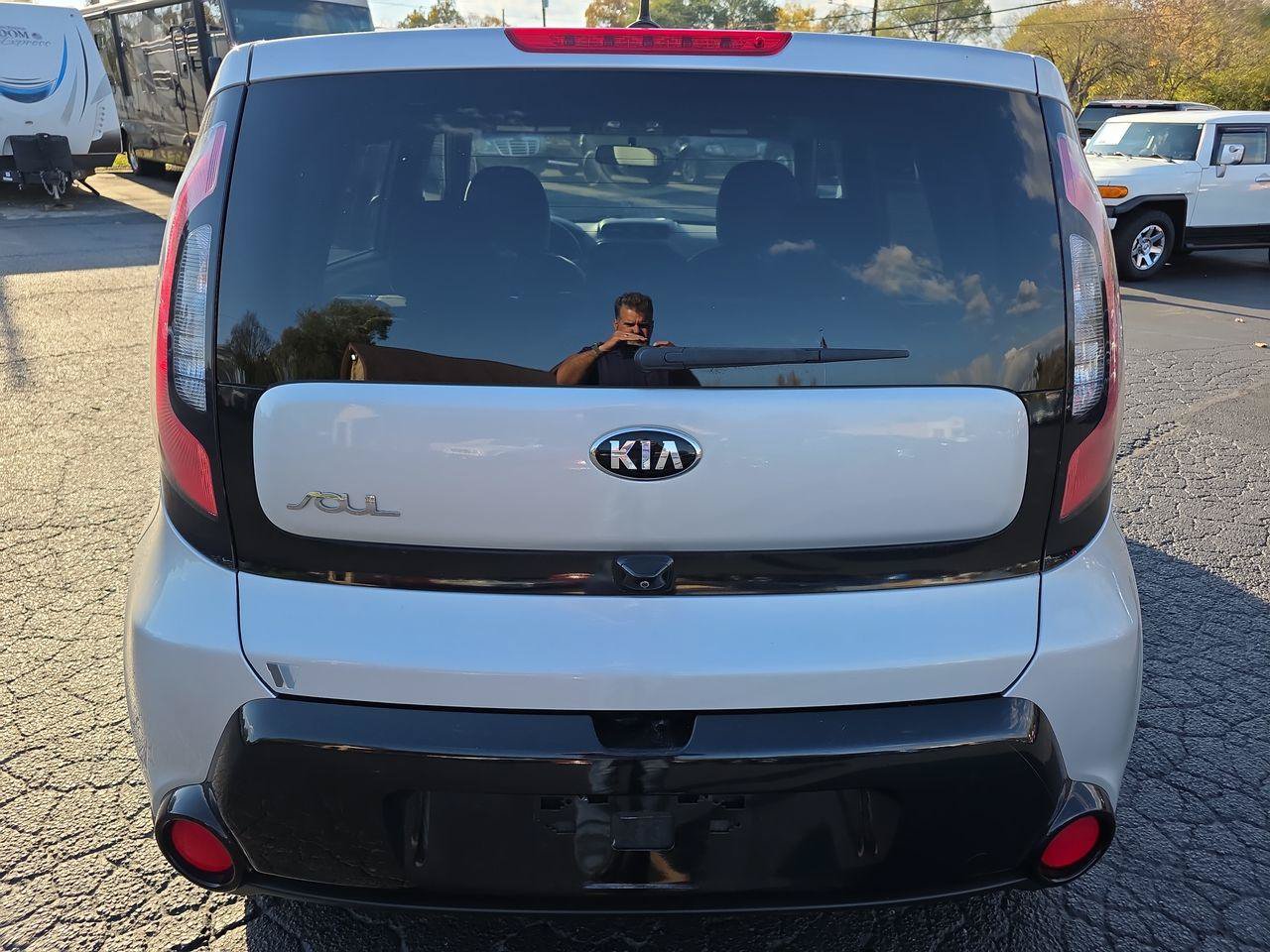 Used 2016 Kia Soul + FWD image 14