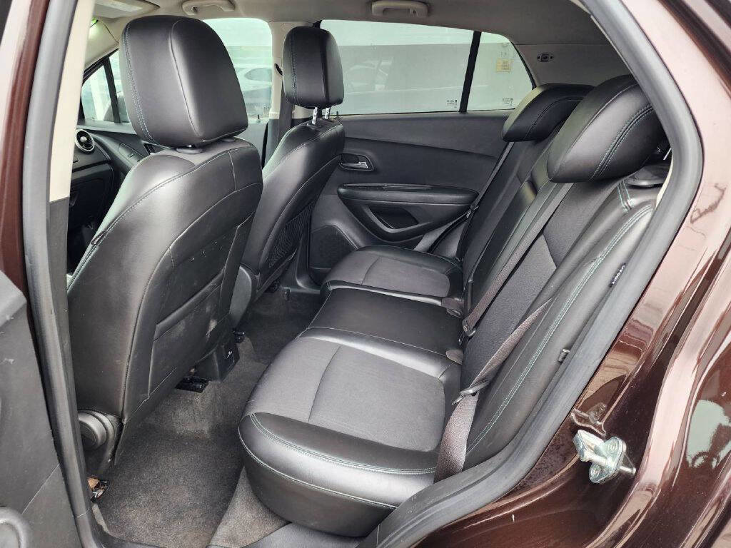 Used 2016 Chevrolet Trax LT w/ LT Convenience Package image 11