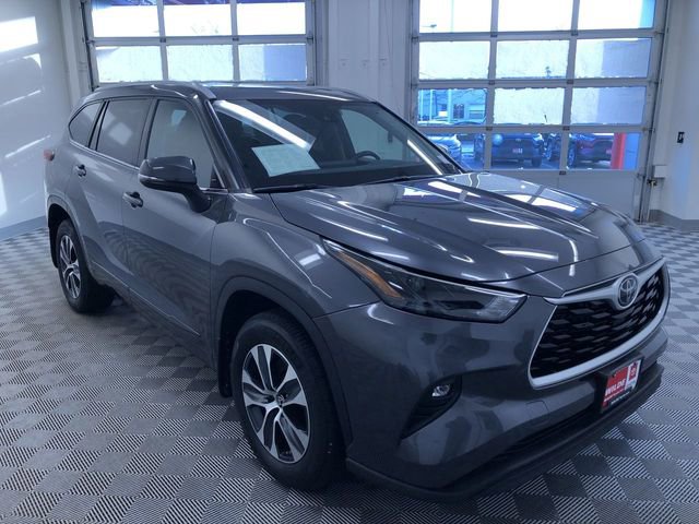 Used 2023 Toyota Highlander XLE image 38