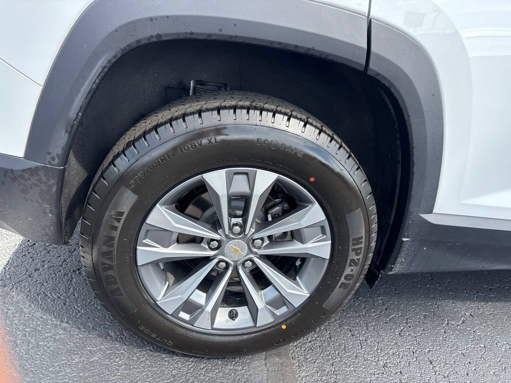 Used 2026 Chevrolet Equinox LT w/ Convenience Package II FWD image 10