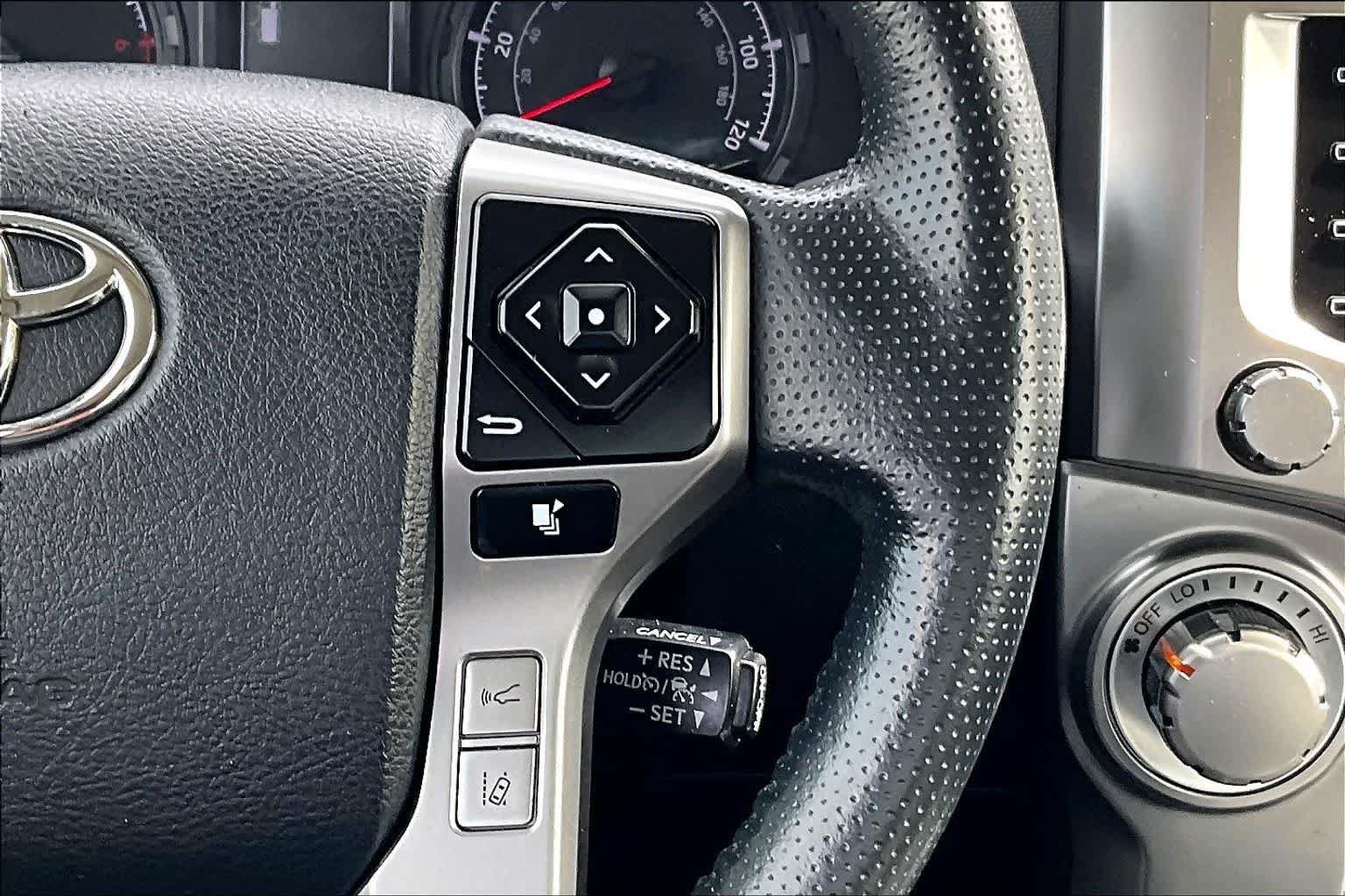Used 2024 Toyota 4Runner SR5 Premium w/ Moonroof Package AWD/4WD image 26