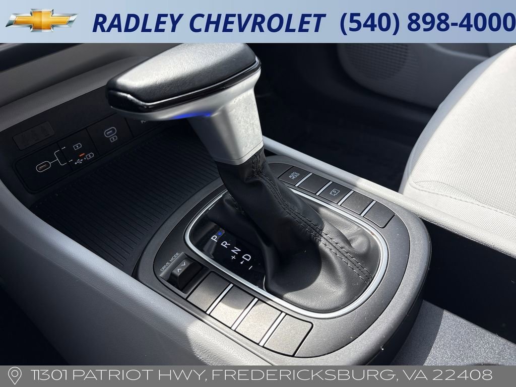 Used 2025 Hyundai Kona SEL FWD image 11
