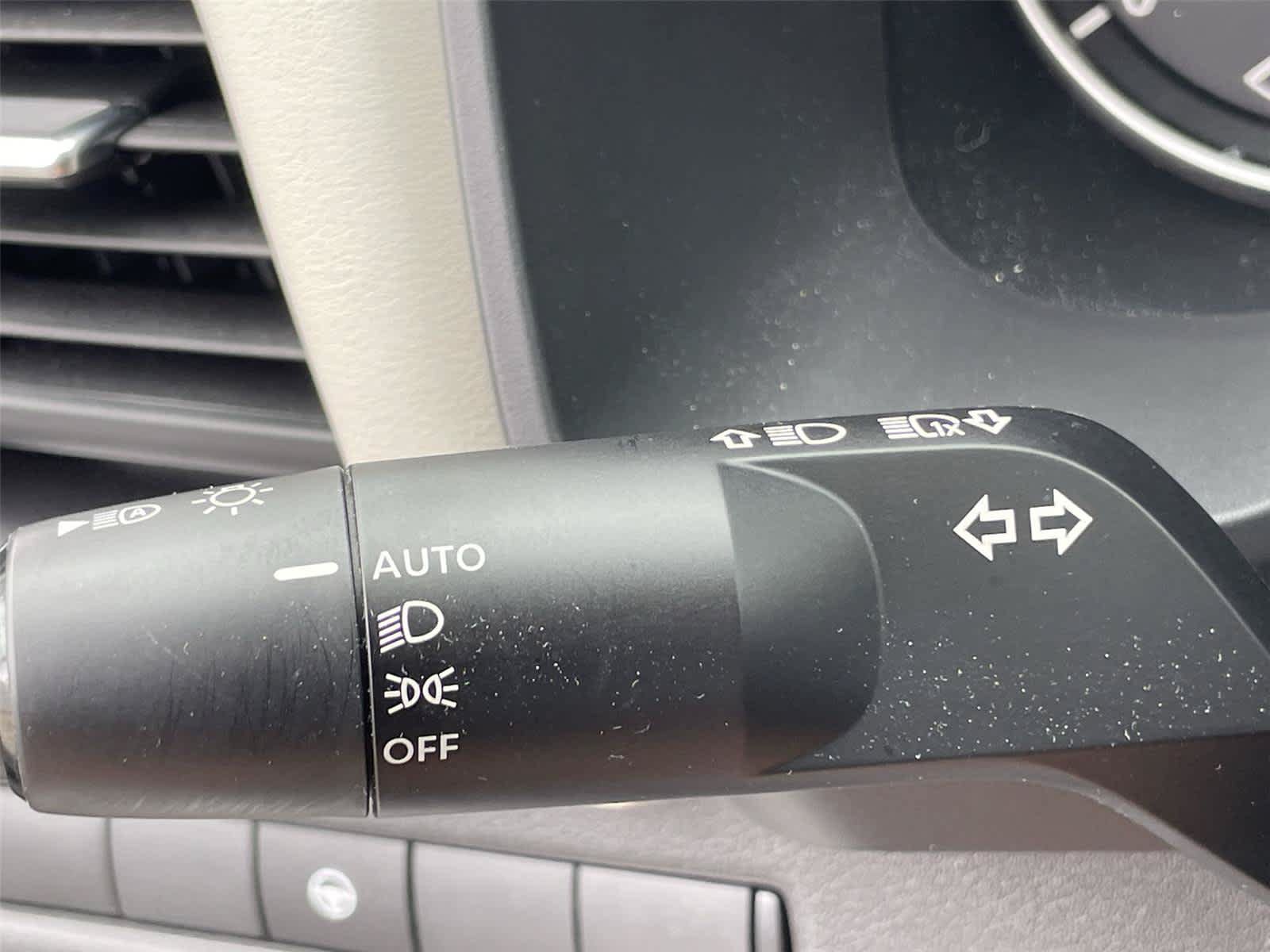 Used 2023 Nissan Rogue SV AWD/4WD image 21