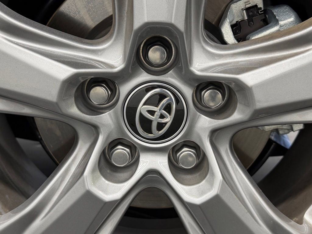 Used 2025 Toyota RAV4 XLE w/ Convenience Package FWD image 18