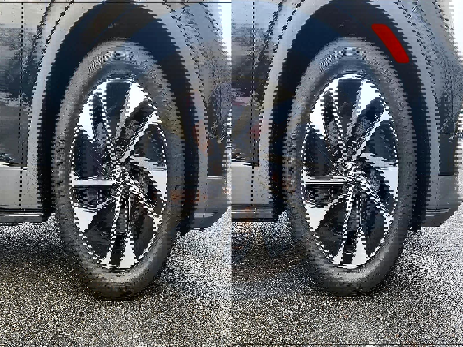 Used 2021 Volkswagen ID.4 Pro image 6