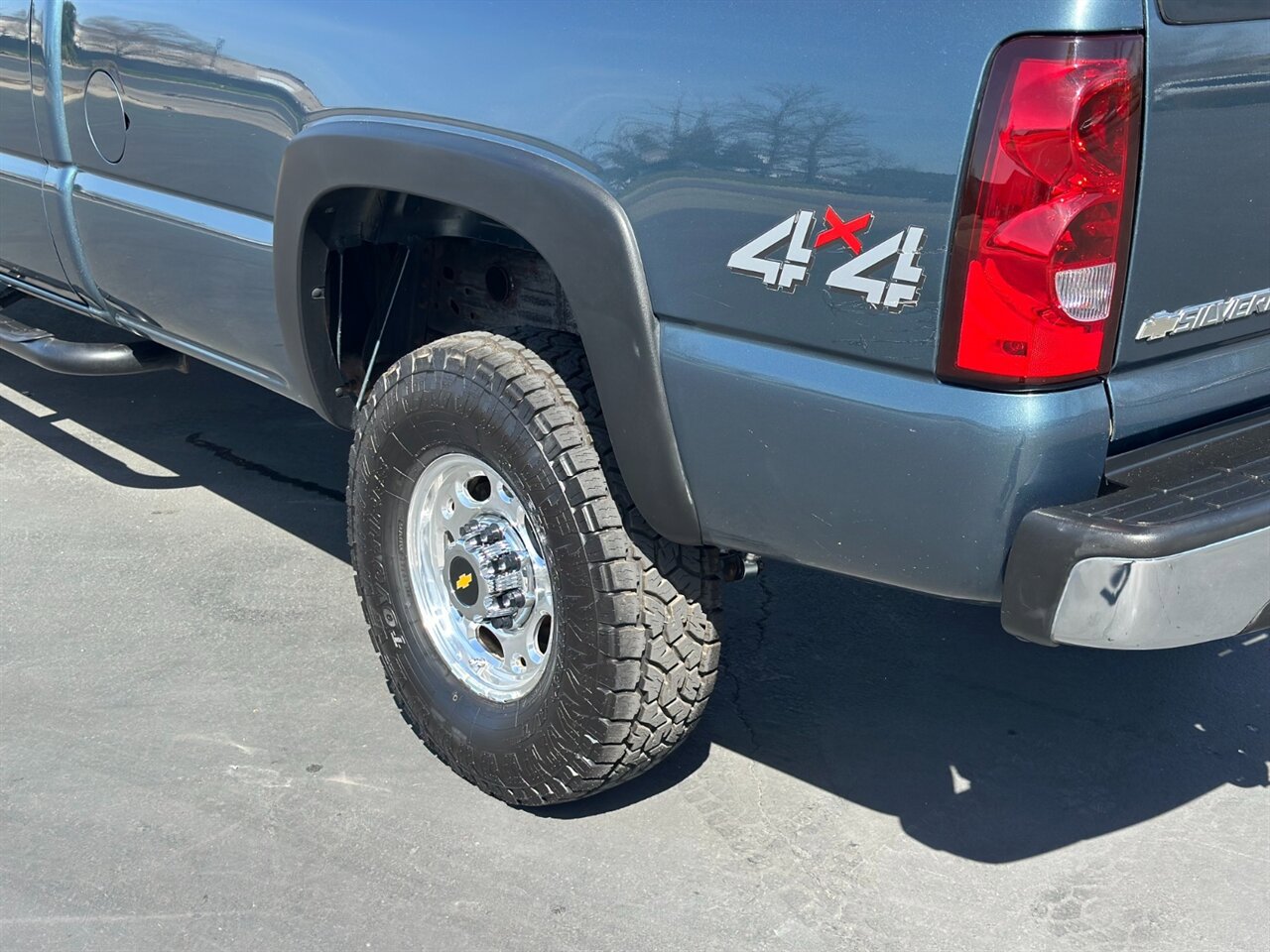 Used 2006 Chevrolet Silverado 3500 LT w/ Skid Plate Package AWD/4WD image 70