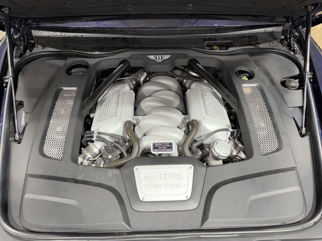 Used 2016 Bentley Mulsanne image 18