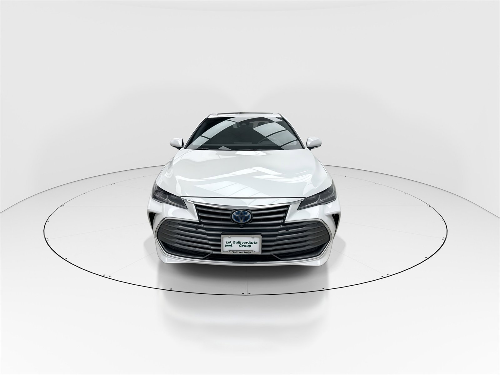 Used 2020 Toyota Avalon Limited image 3