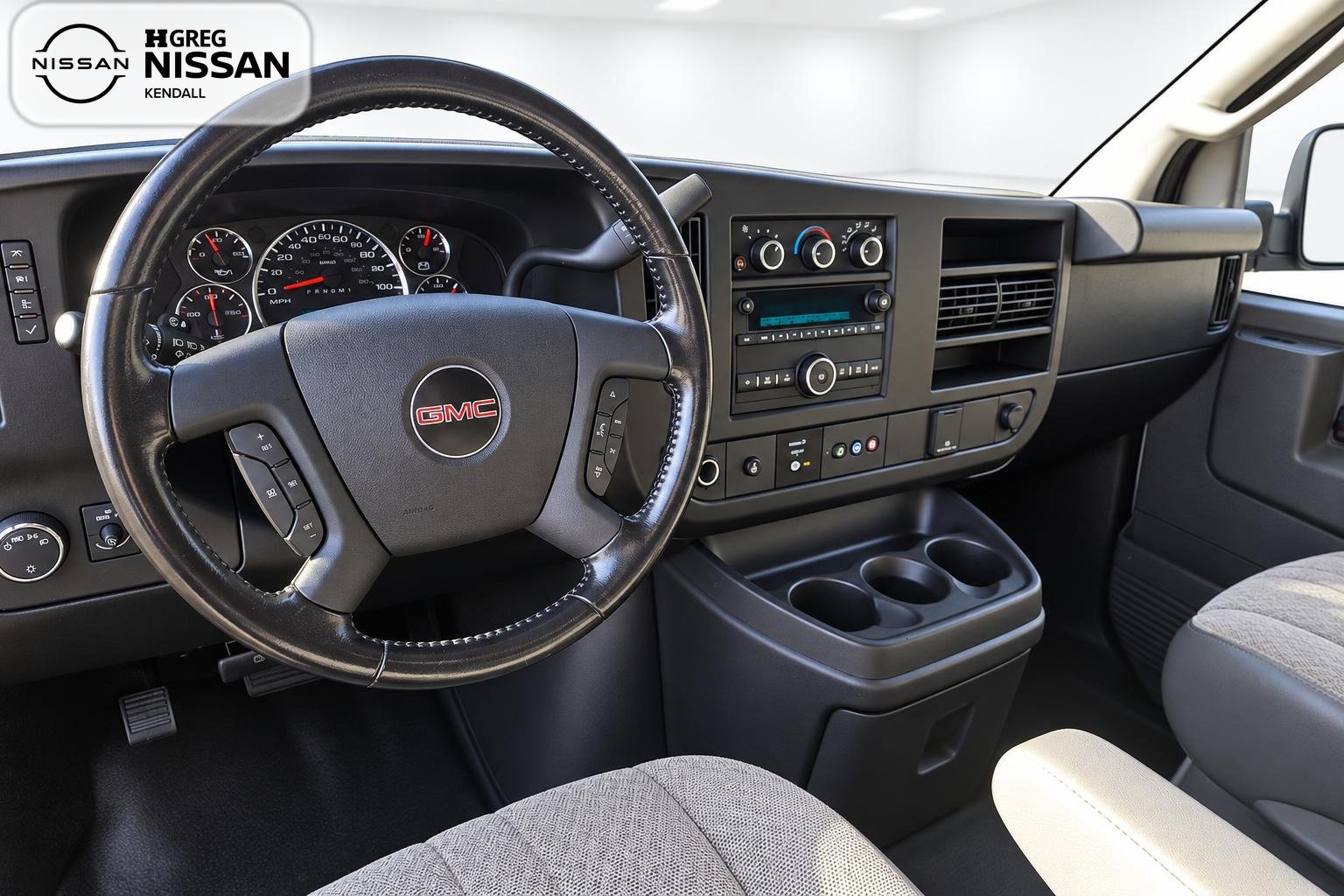 Used 2023 GMC Savana 3500 LS w/ Chrome Appearance Package RWD image 10