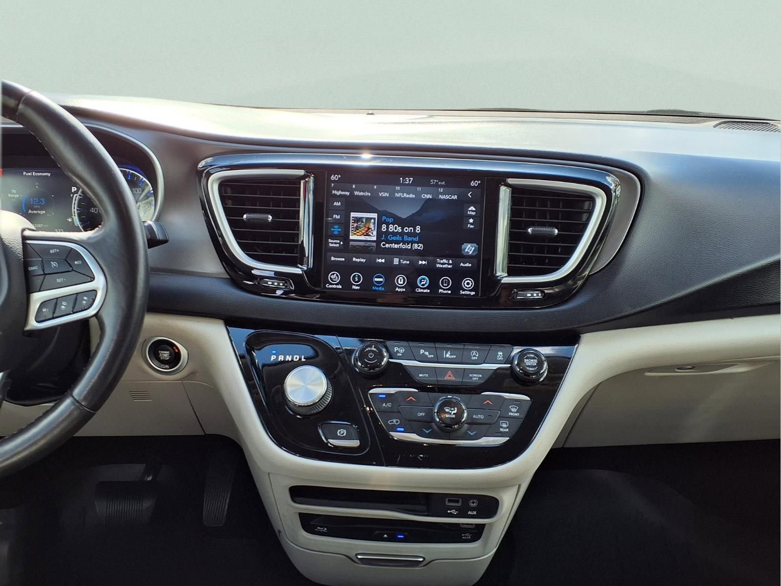 Used 2020 Chrysler Pacifica Touring-L Plus w/ Tire & Wheel Group image 15