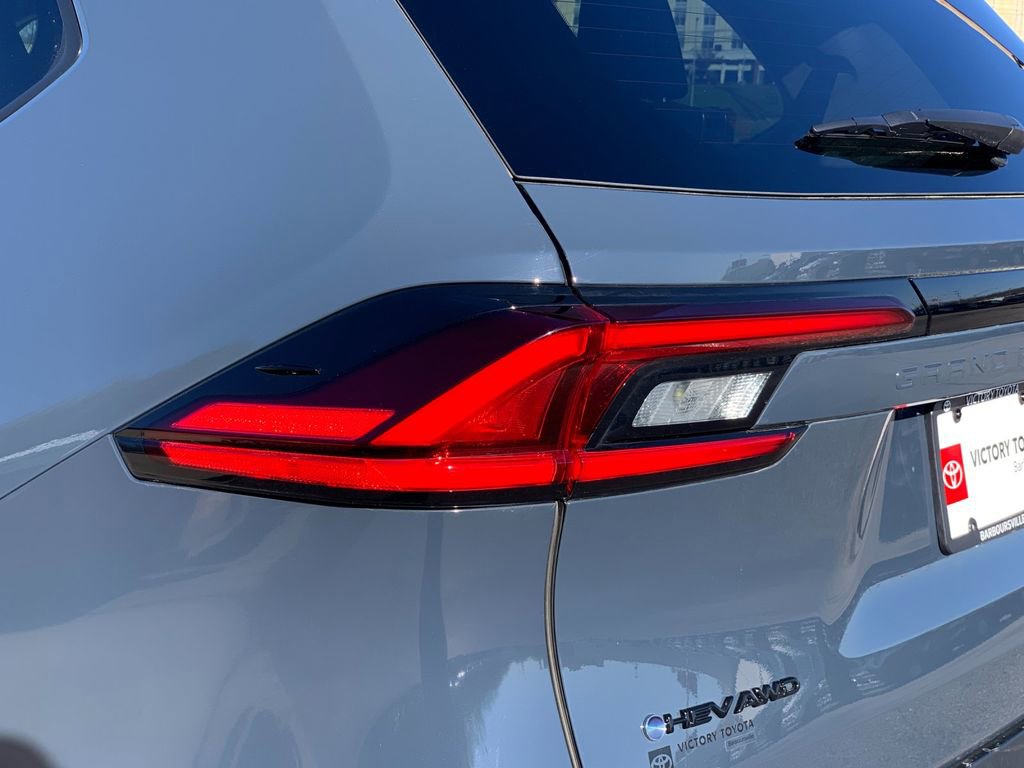 Used 2025 Toyota Grand Highlander AWD Hybrid image 36