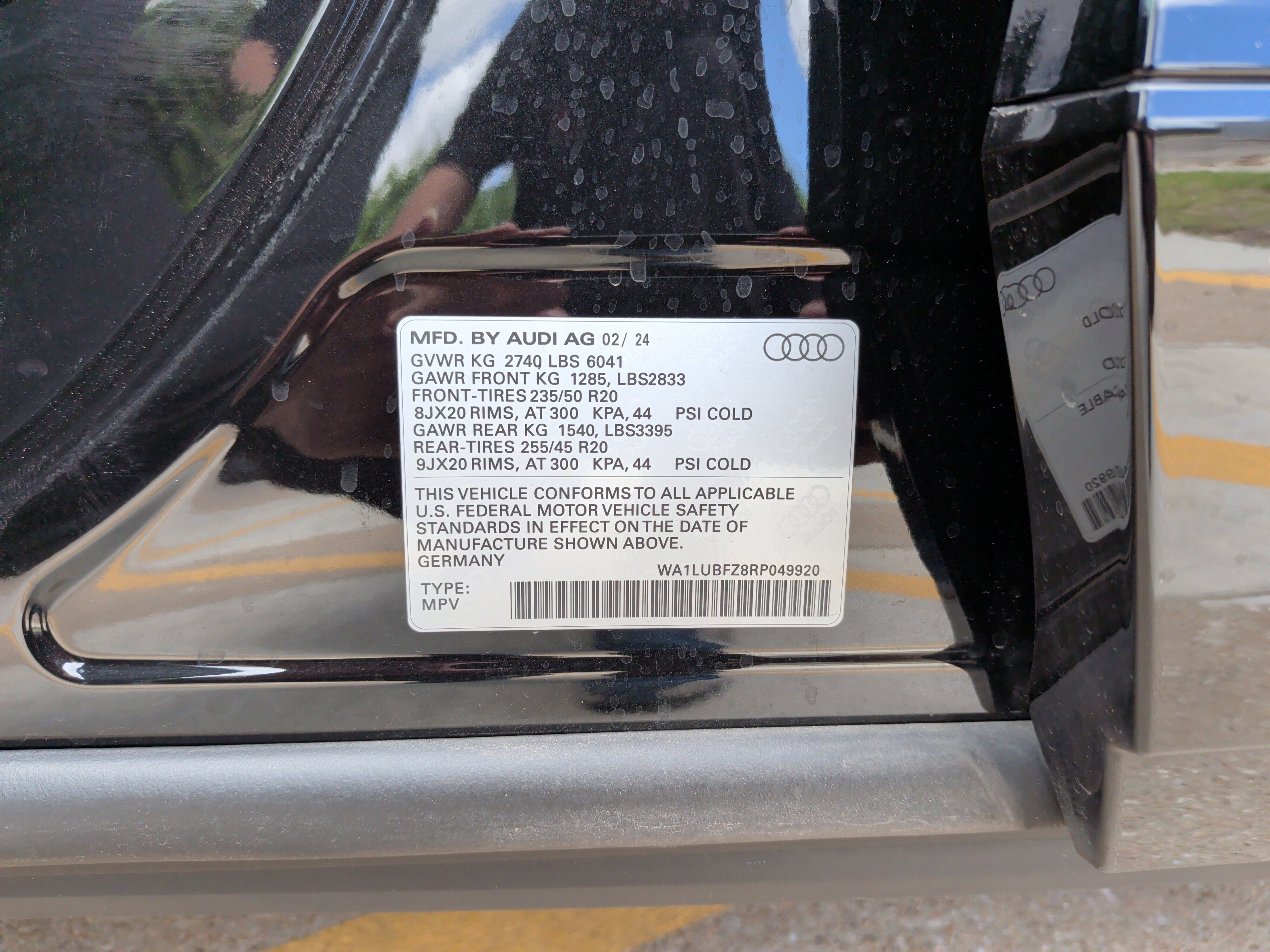 Used 2024 Audi Q4 e-tron Premium Plus w/ Premium Plus AWD/4WD image 36
