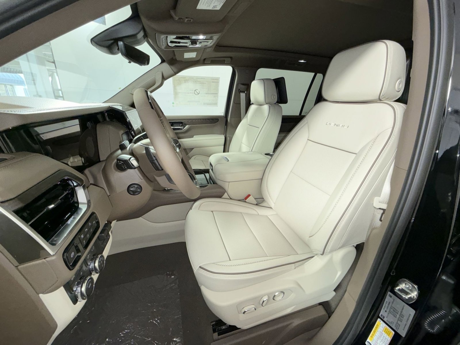 New 2026 GMC Yukon XL Denali w/ Denali Reserve Package image 13