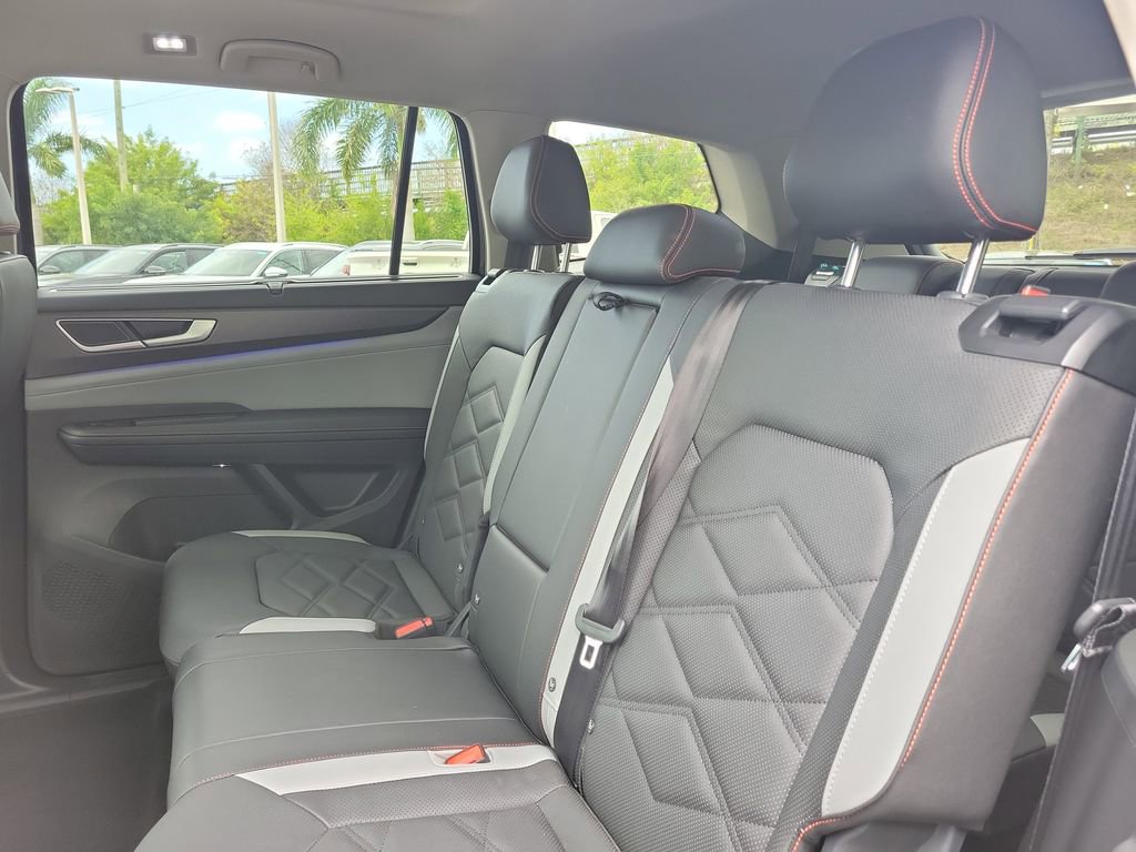 Certified 2026 Volkswagen Atlas Peak Edition AWD/4WD image 12