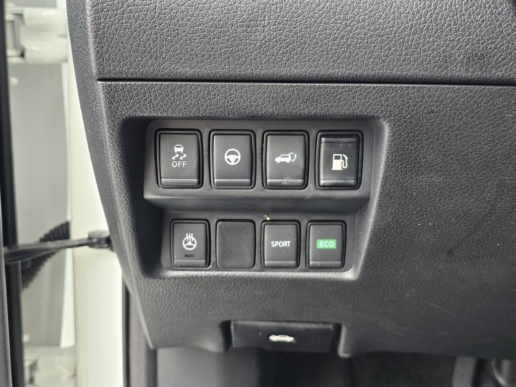 Used 2020 Nissan Rogue SL w/ Premium Package FWD image 24