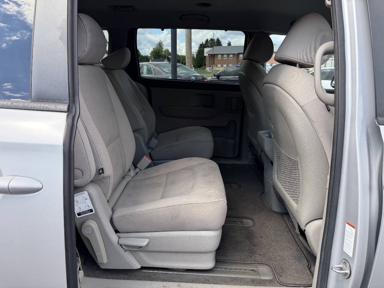 Used 2016 Kia Sedona LX w/ Option Group 020 FWD image 17