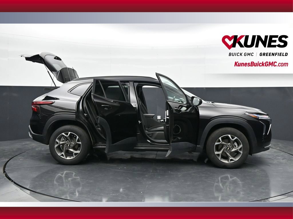 Used 2025 Chevrolet Trax LT w/ LT Convenience Package FWD image 49