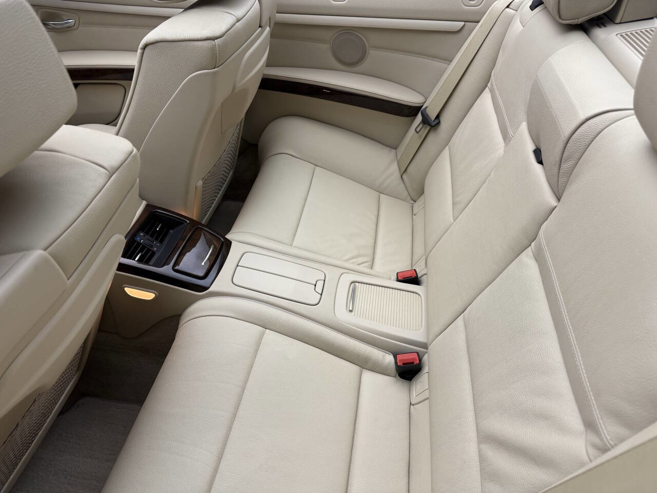 Used 2011 BMW 328i Convertible image 14