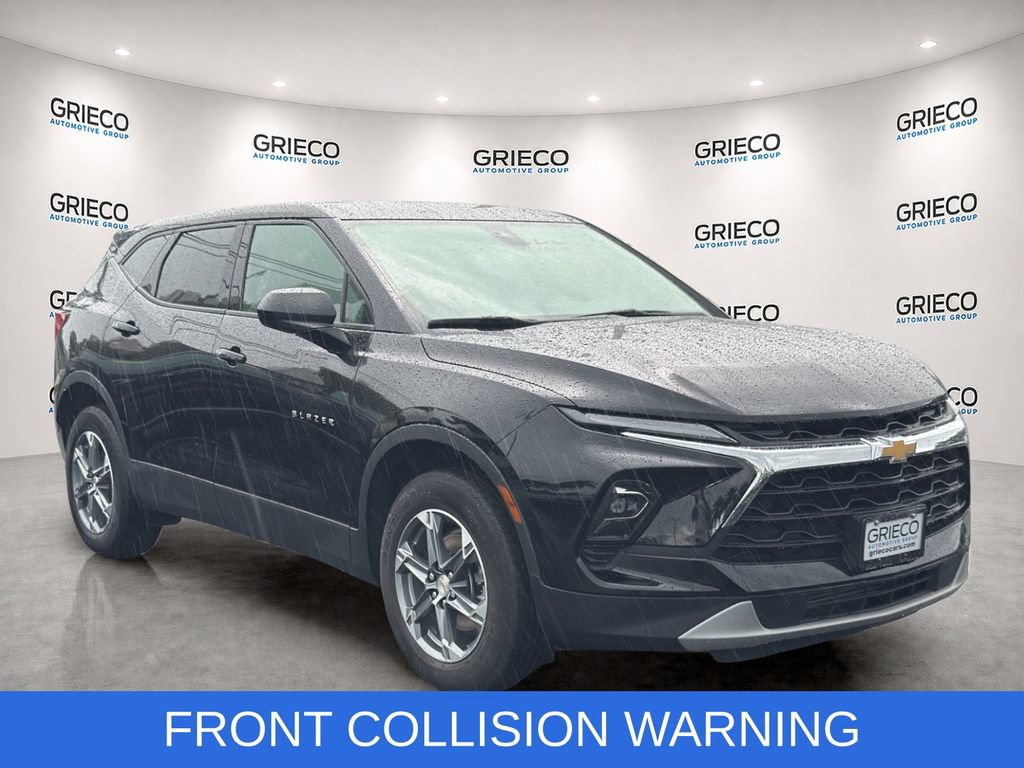 Certified 2025 Chevrolet Blazer LT FWD image 1