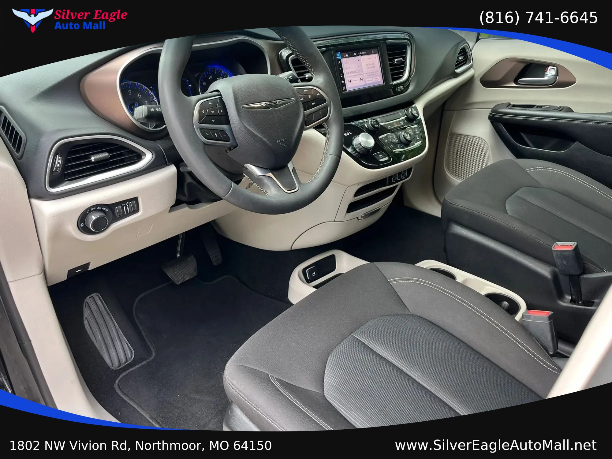 Used 2024 Chrysler Voyager LX FWD image 7