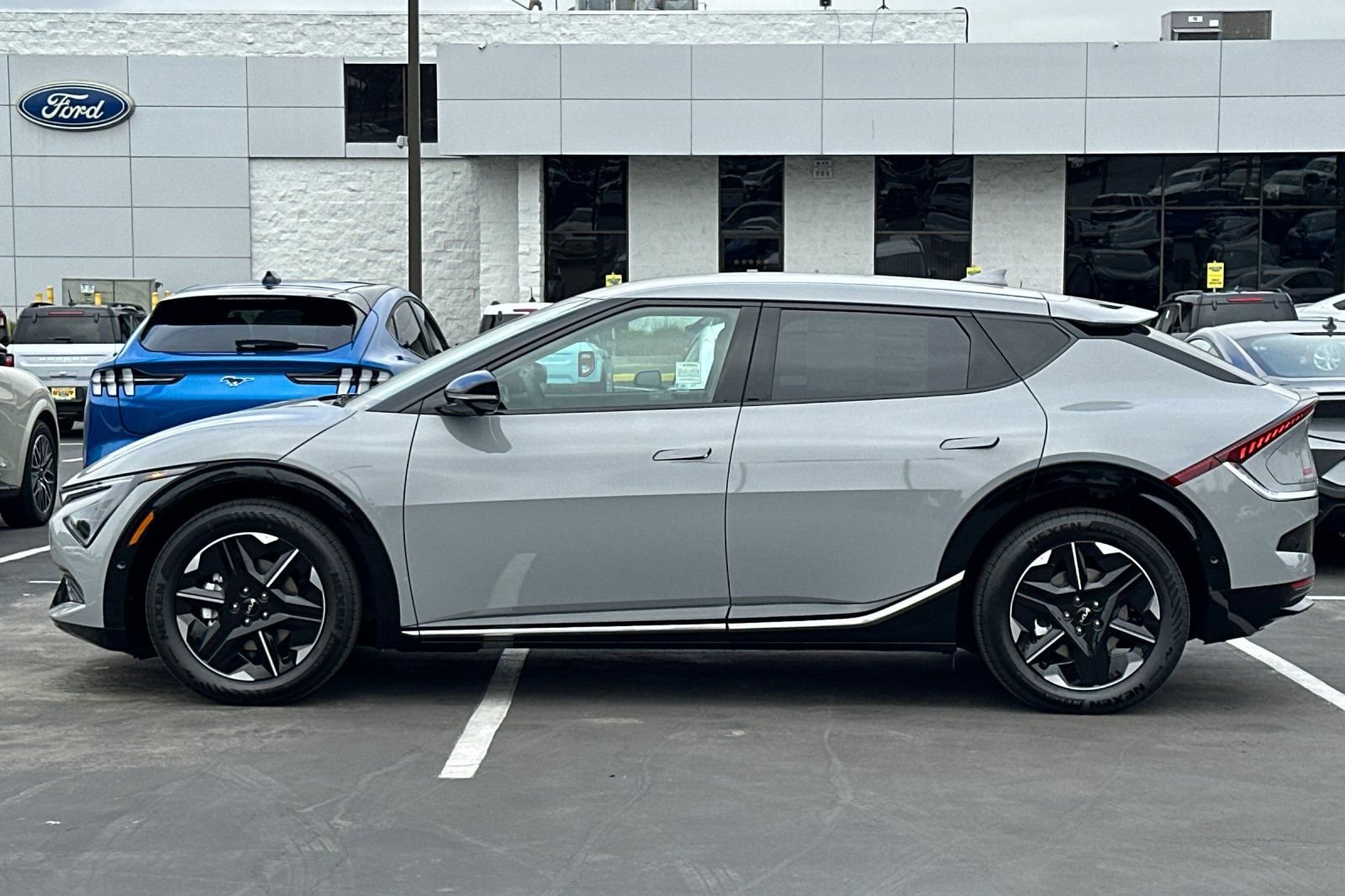 New 2026 Kia EV6 Wind AWD/4WD image 7