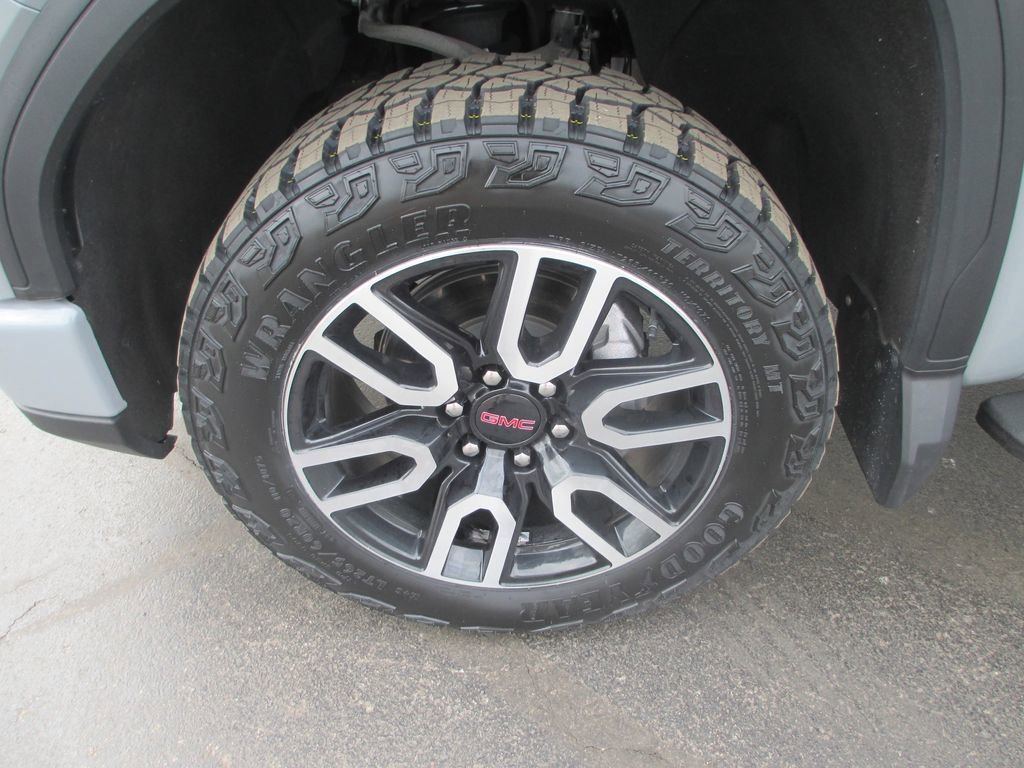 Used 2024 GMC Sierra 1500 AT4 w/ Technology Package image 16