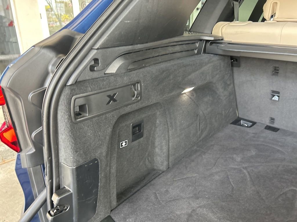 Used 2022 BMW X5 xDrive40i w/ M Sport Package image 43