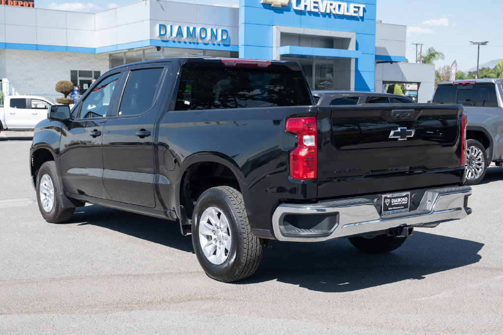 Used 2025 Chevrolet Silverado 1500 LT w/ LPO, Dark Essentials Package RWD image 6