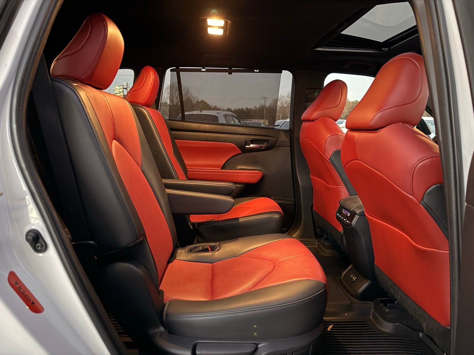 Used 2023 Toyota Highlander XSE image 21