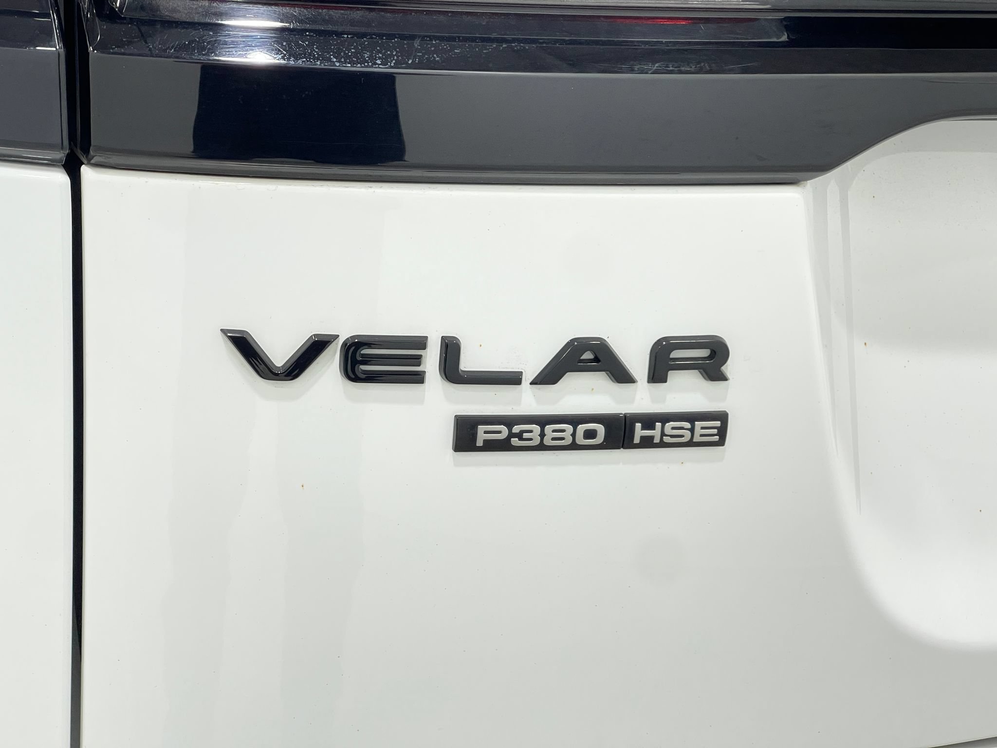 Used 2018 Land Rover Range Rover Velar R-Dynamic HSE AWD/4WD image 38