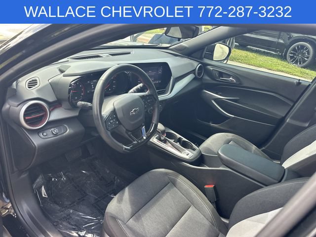 Used 2024 Chevrolet Trax RS FWD image 14