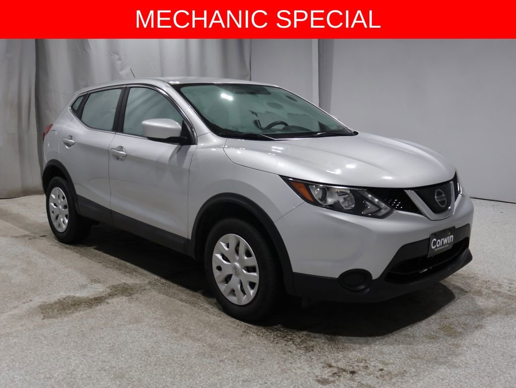 Used 2019 Nissan Rogue Sport S image 1