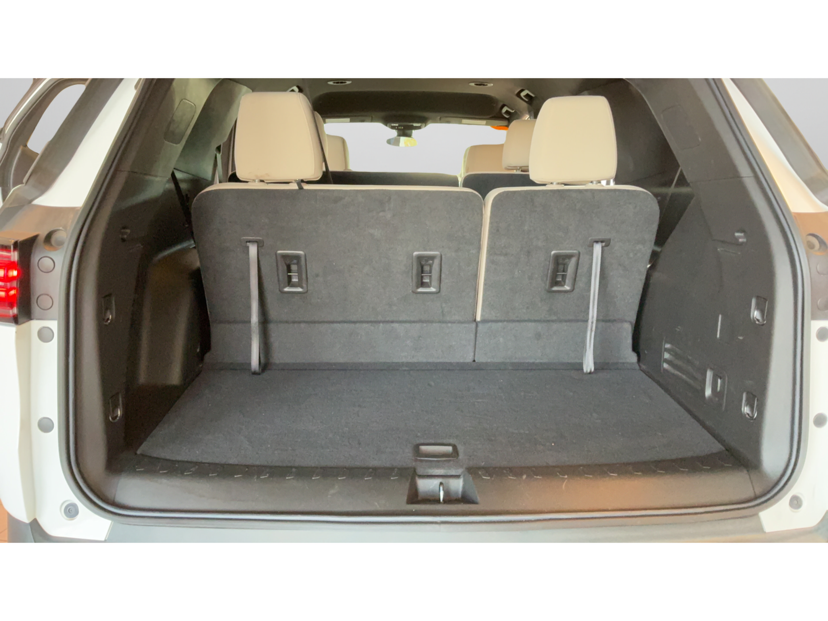 Used 2022 Chevrolet Traverse LS FWD image 34
