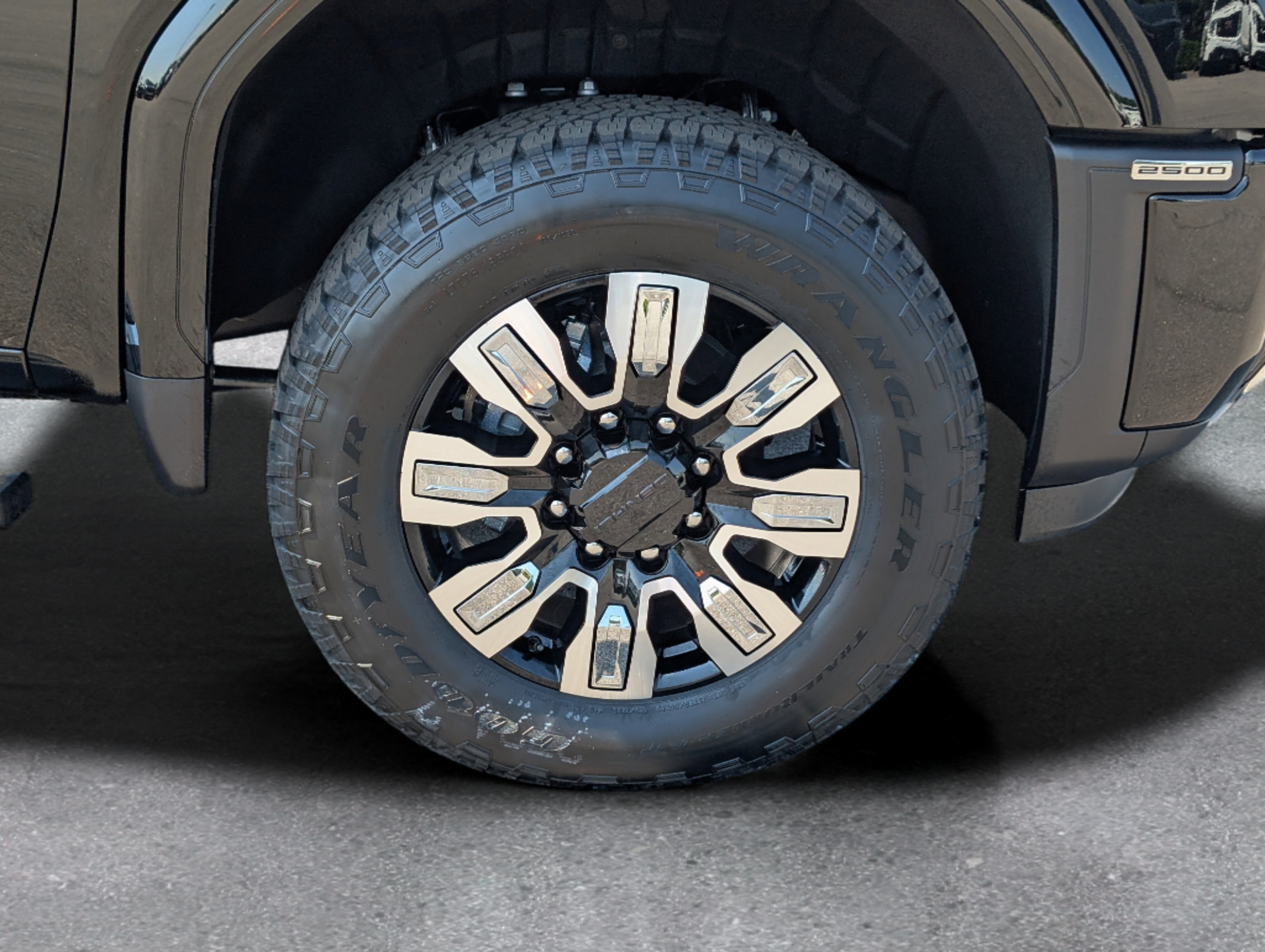 New 2026 GMC Sierra 2500 Denali w/ Technology Package AWD/4WD image 6