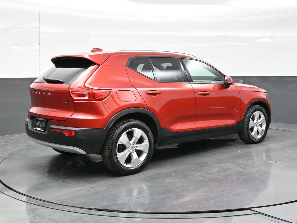 Used 2020 Volvo XC40 T5 Momentum w/ Protection Package Premier AWD/4WD image 7