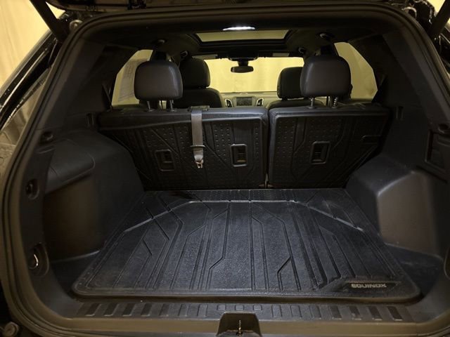 Used 2023 Chevrolet Equinox RS w/ LPO, Floor Liner Package image 9