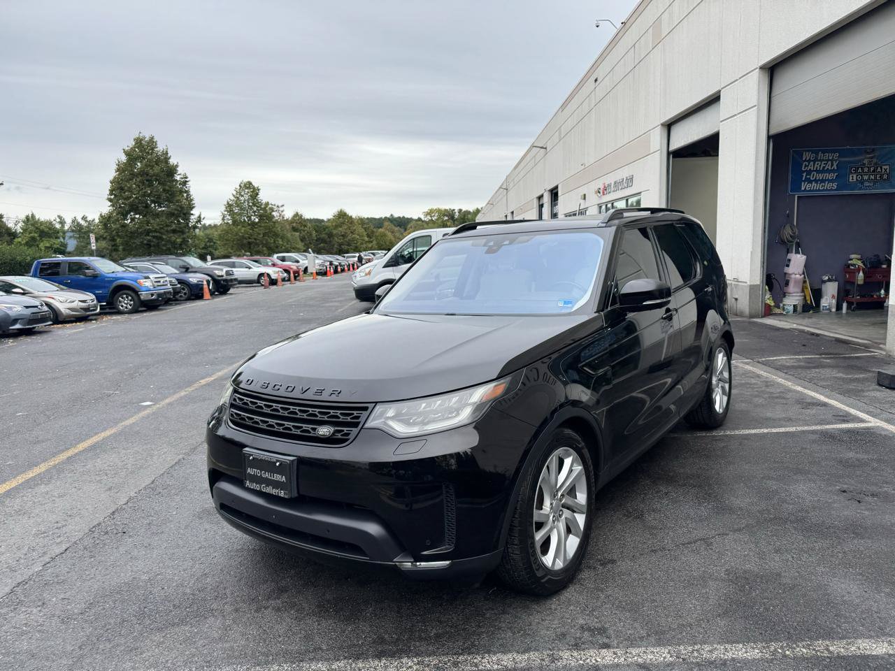 Used 2017 Land Rover Discovery HSE AWD/4WD image 10