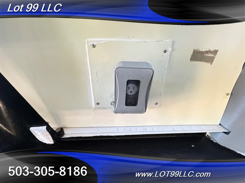 Used 2012 Ford E-350 and Econoline 350 Extended Super Duty w/ Commercial Cargo Van Pkg RWD image 39