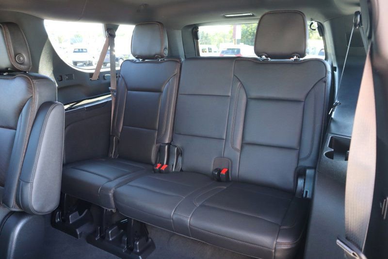 Used 2021 Chevrolet Suburban High Country w/ Premium Package image 18