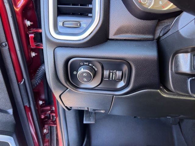 Used 2021 RAM 2500 Laramie w/ Body Color Bumper Group image 14