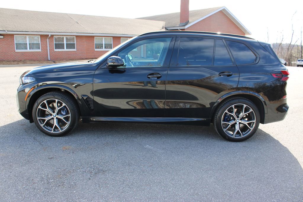 Used 2024 BMW X5 xDrive40i w/ M Sport Package image 6