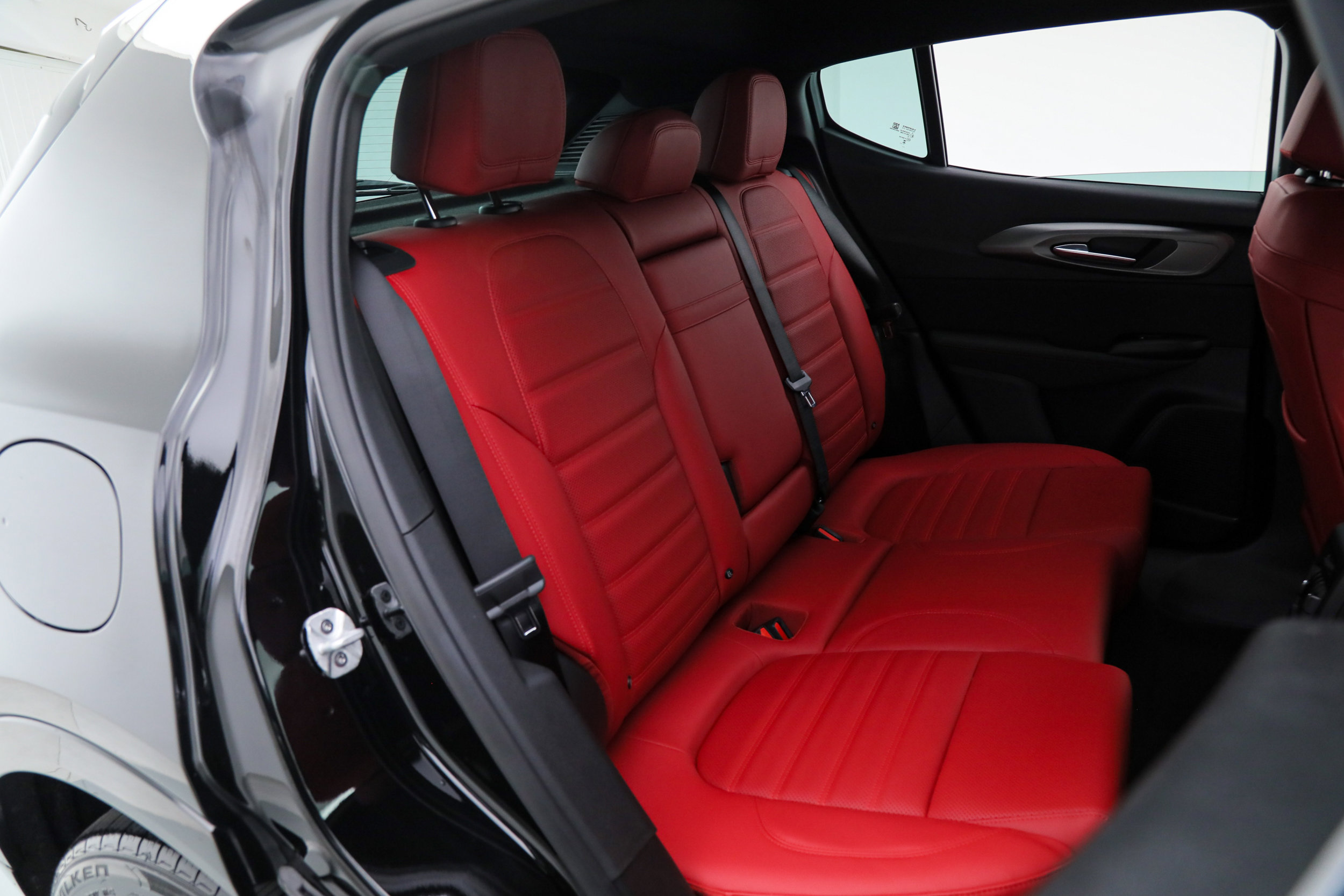 New 2026 Alfa Romeo Tonale Sprint w/ Red Premium Package image 15