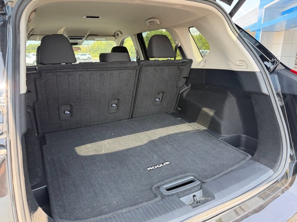 Used 2025 Nissan Rogue SV AWD/4WD image 10