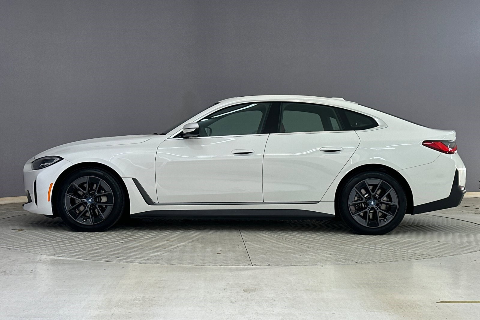 Certified 2024 BMW i4 eDrive40 w/ Premium Package image 2