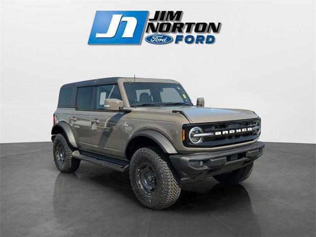 New 2025 Ford Bronco Outer Banks w/ Sasquatch Package